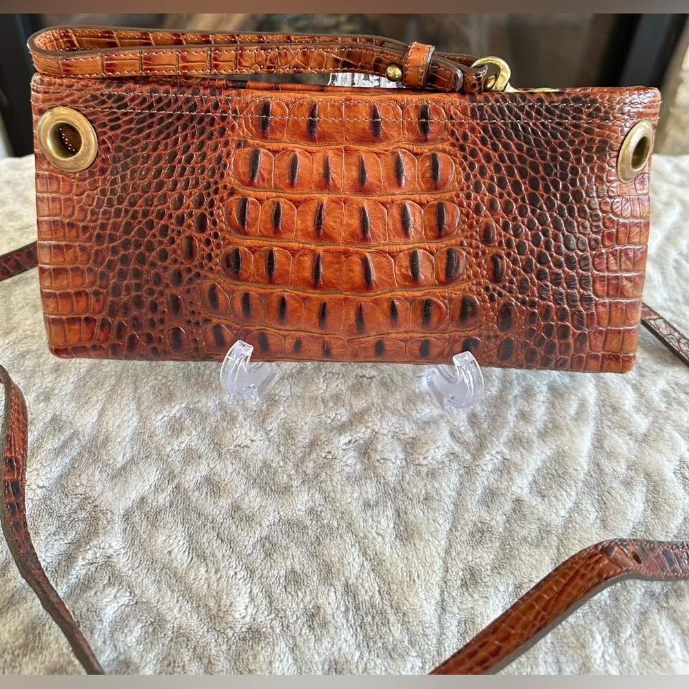 ✨Brahmin Wristlet Clutch in Melbourne Croc Embossed Leather Detachable strap - Picture 9 of 14